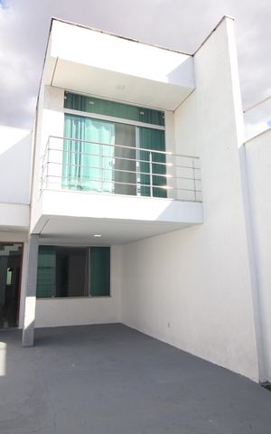 Casa para alugar com 172m², 3 quartos e 2 vagasQuintal
