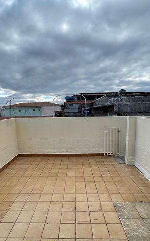 Casa à venda com 121m², 3 quartos e 2 vagas Casa à venda com 121m², 3 quartos e 2 vagasVaranda/Quintal