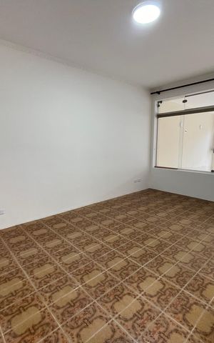 Casa à venda com 121m², 3 quartos e 2 vagas Casa à venda com 121m², 3 quartos e 2 vagasSala