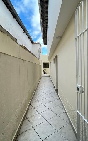 Casa à venda com 121m², 3 quartos e 2 vagas Casa à venda com 121m², 3 quartos e 2 vagasCorredor Lateral