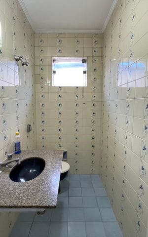 Casa à venda com 121m², 3 quartos e 2 vagas Casa à venda com 121m², 3 quartos e 2 vagasBanheiro 1