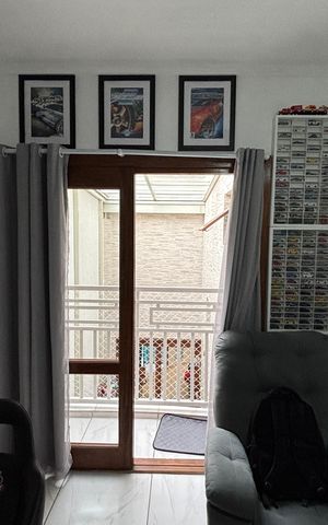 Casa à venda com 247m², 3 quartos e 7 vagas Casa à venda com 247m², 3 quartos e 7 vagasQuarto 2