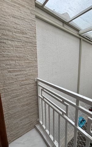Casa à venda com 247m², 3 quartos e 7 vagas Casa à venda com 247m², 3 quartos e 7 vagasQuarto 2 Varanda