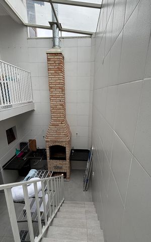 Casa à venda com 247m², 3 quartos e 7 vagas Casa à venda com 247m², 3 quartos e 7 vagasÁrea de Serviço