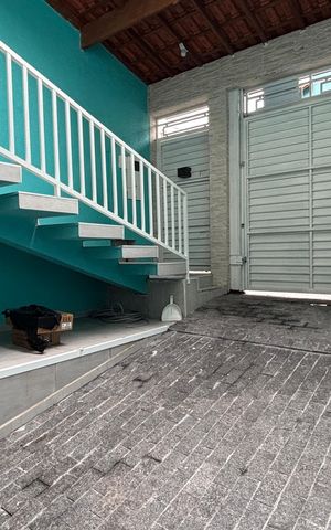 Casa à venda com 247m², 3 quartos e 7 vagas Casa à venda com 247m², 3 quartos e 7 vagasGaragem
