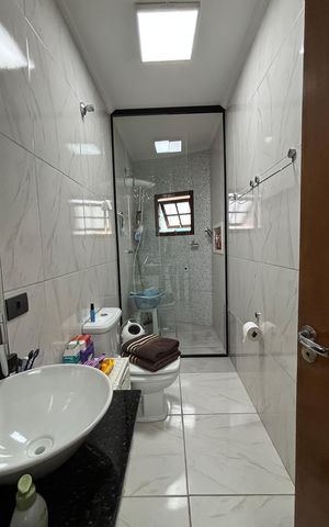 Casa à venda com 247m², 3 quartos e 7 vagas Casa à venda com 247m², 3 quartos e 7 vagasBanheiro da Suíte