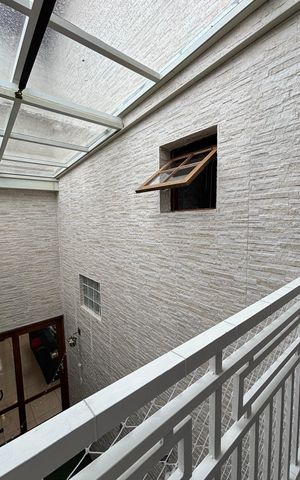 Casa à venda com 247m², 3 quartos e 7 vagas Casa à venda com 247m², 3 quartos e 7 vagasQuarto 2 Varanda