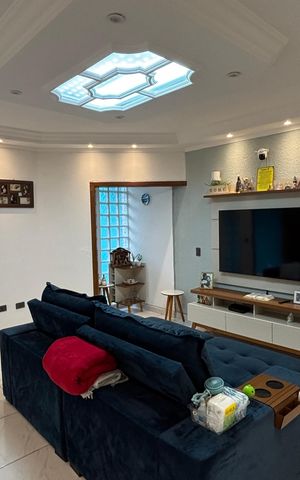 Casa à venda com 247m², 3 quartos e 7 vagas Casa à venda com 247m², 3 quartos e 7 vagasSala