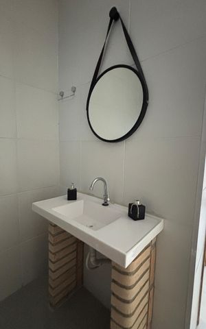 Casa à venda com 247m², 3 quartos e 7 vagas Casa à venda com 247m², 3 quartos e 7 vagasGaragem - Banheiro