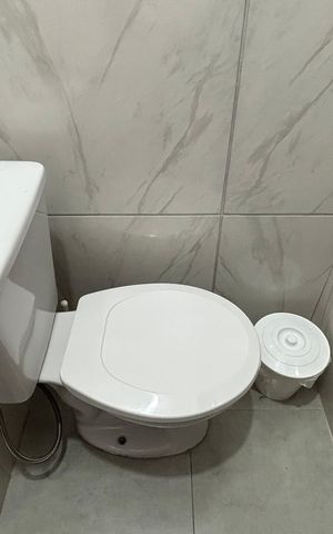 Casa à venda com 247m², 3 quartos e 7 vagas Casa à venda com 247m², 3 quartos e 7 vagasGaragem - Banheiro