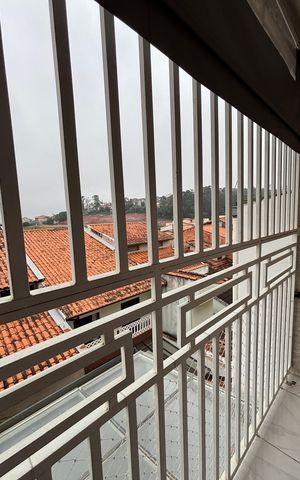 Casa à venda com 247m², 3 quartos e 7 vagas Casa à venda com 247m², 3 quartos e 7 vagasQuarto 1 Varanda