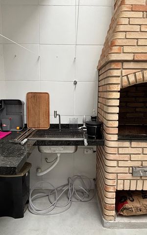 Casa à venda com 247m², 3 quartos e 7 vagas Casa à venda com 247m², 3 quartos e 7 vagasÁrea de Serviço