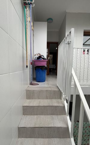 Casa à venda com 247m², 3 quartos e 7 vagas Casa à venda com 247m², 3 quartos e 7 vagasÁrea de Serviço