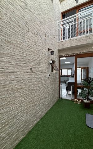 Casa à venda com 247m², 3 quartos e 7 vagas Casa à venda com 247m², 3 quartos e 7 vagasJardim de Inverno