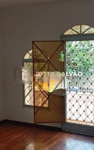 Casa à venda com 250m², 4 quartos e 3 vagas