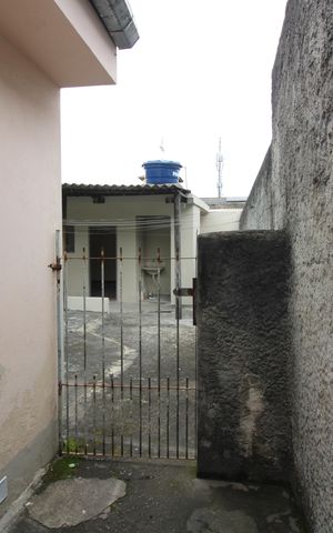 Casa para alugar com 37m², 1 quarto e sem vagaPortão acesso ao quintal