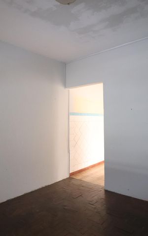 Casa à venda com 80m², 2 quartos e 2 vagasSala