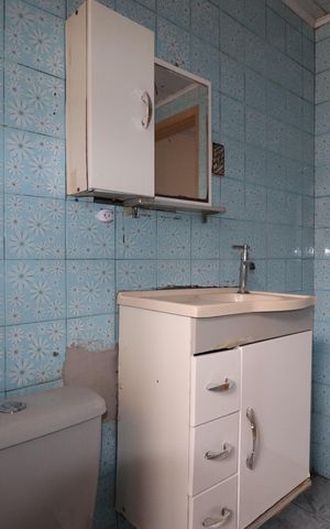 Casa à venda com 80m², 2 quartos e 2 vagasBanheiro 2