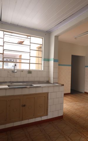 Casa à venda com 80m², 2 quartos e 2 vagasCozinha