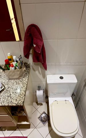 Apartamento à venda com 117m², 2 quartos e 2 vagas Apartamento à venda com 117m², 2 quartos e 2 vagasBanheiro da Suíte