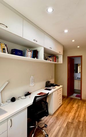 Apartamento à venda com 117m², 2 quartos e 2 vagas Apartamento à venda com 117m², 2 quartos e 2 vagasEscritório