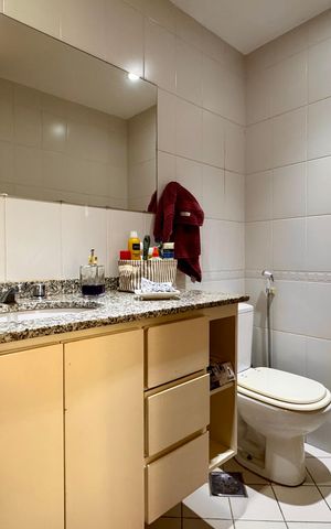 Apartamento à venda com 117m², 2 quartos e 2 vagas Apartamento à venda com 117m², 2 quartos e 2 vagasBanheiro da Suíte