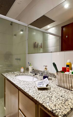 Apartamento à venda com 117m², 2 quartos e 2 vagas Apartamento à venda com 117m², 2 quartos e 2 vagasBanheiro da Suíte