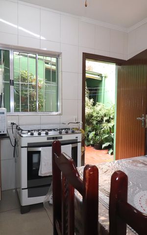 Casa à venda com 107m², 2 quartos e 2 vagasCozinha