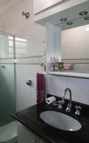 Casa à venda com 107m², 2 quartos e 2 vagasBanheiro