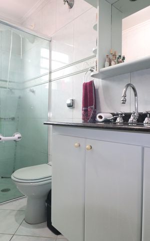 Casa à venda com 107m², 2 quartos e 2 vagasBanheiro