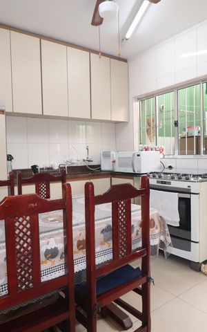 Casa à venda com 107m², 2 quartos e 2 vagasCozinha