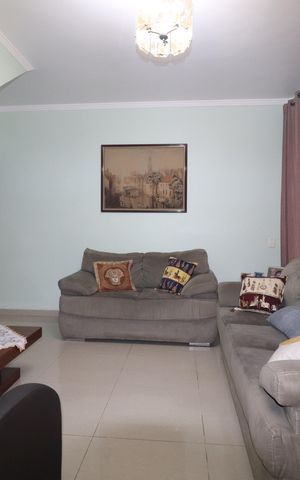 Casa à venda com 107m², 2 quartos e 2 vagasSala