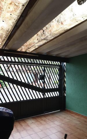 Casa à venda com 107m², 2 quartos e 2 vagasGaragem