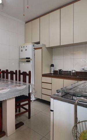 Casa à venda com 107m², 2 quartos e 2 vagasCozinha