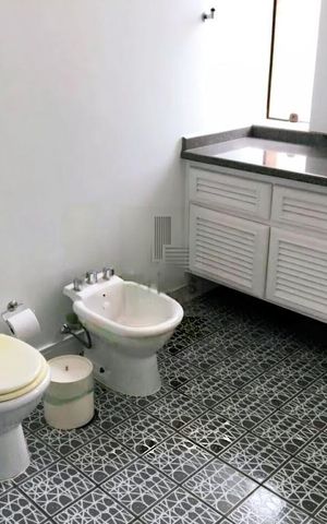 Casa à venda com 370m², 3 quartos e 4 vagas
