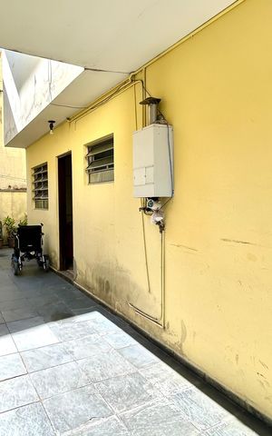 Casa à venda com 235m², 3 quartos e 3 vagas Casa à venda com 235m², 3 quartos e 3 vagasQuintal