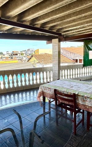 Casa à venda com 235m², 3 quartos e 3 vagas Casa à venda com 235m², 3 quartos e 3 vagasChurrasqueira