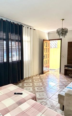 Casa à venda com 235m², 3 quartos e 3 vagas Casa à venda com 235m², 3 quartos e 3 vagasSala