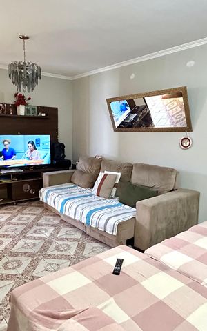 Casa à venda com 235m², 3 quartos e 3 vagas Casa à venda com 235m², 3 quartos e 3 vagasSala