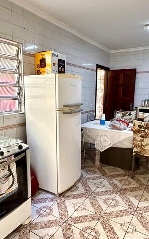 Casa à venda com 235m², 3 quartos e 3 vagas Casa à venda com 235m², 3 quartos e 3 vagasCozinha