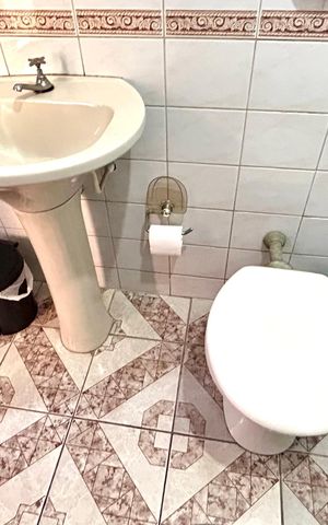 Casa à venda com 235m², 3 quartos e 3 vagas Casa à venda com 235m², 3 quartos e 3 vagasBanheiro 1