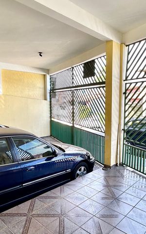 Casa à venda com 235m², 3 quartos e 3 vagas Casa à venda com 235m², 3 quartos e 3 vagasGaragem