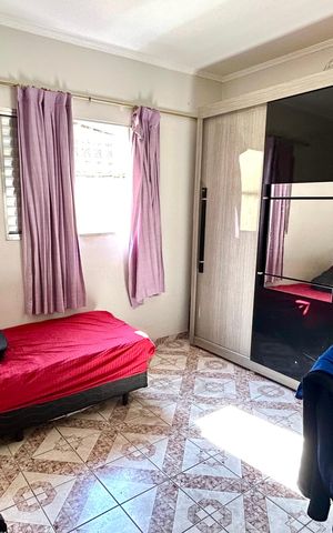 Casa à venda com 235m², 3 quartos e 3 vagas Casa à venda com 235m², 3 quartos e 3 vagasQuarto 1