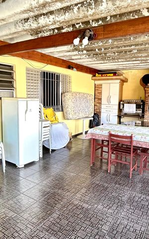 Casa à venda com 235m², 3 quartos e 3 vagas Casa à venda com 235m², 3 quartos e 3 vagasChurrasqueira