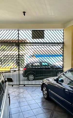 Casa à venda com 235m², 3 quartos e 3 vagas Casa à venda com 235m², 3 quartos e 3 vagasGaragem
