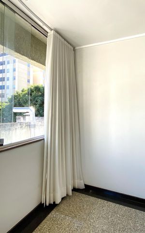 Apartamento à venda com 244m², 6 quartos e 2 vagas Apartamento à venda com 244m², 6 quartos e 2 vagasVaranda da Sala