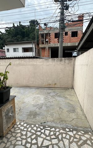 Casa à venda com 147m², 2 quartos e 3 vagas Casa à venda com 147m², 2 quartos e 3 vagasQuintal