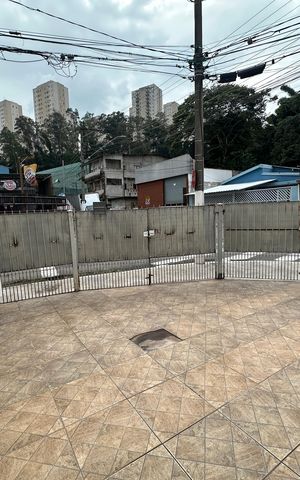 Casa à venda com 147m², 2 quartos e 3 vagas Casa à venda com 147m², 2 quartos e 3 vagasGaragem