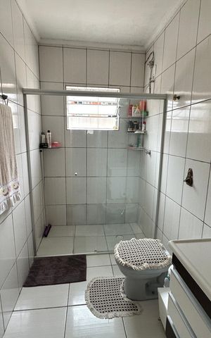 Casa à venda com 147m², 2 quartos e 3 vagas Casa à venda com 147m², 2 quartos e 3 vagasBanheiro