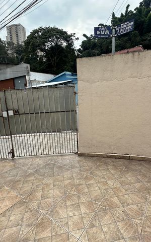 Casa à venda com 147m², 2 quartos e 3 vagas Casa à venda com 147m², 2 quartos e 3 vagasGaragem